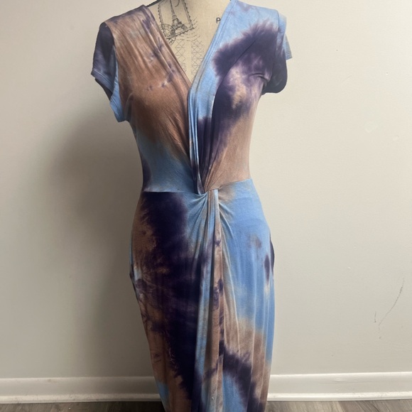 Asymmetrical Twisted Waist Tie Dye Dress! - Picture 3 of 14